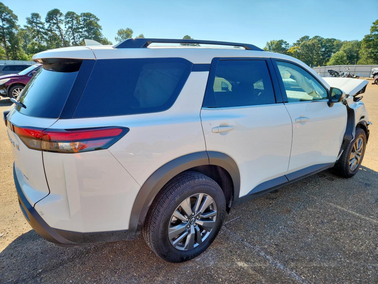 NISSAN PATHFINDER SV