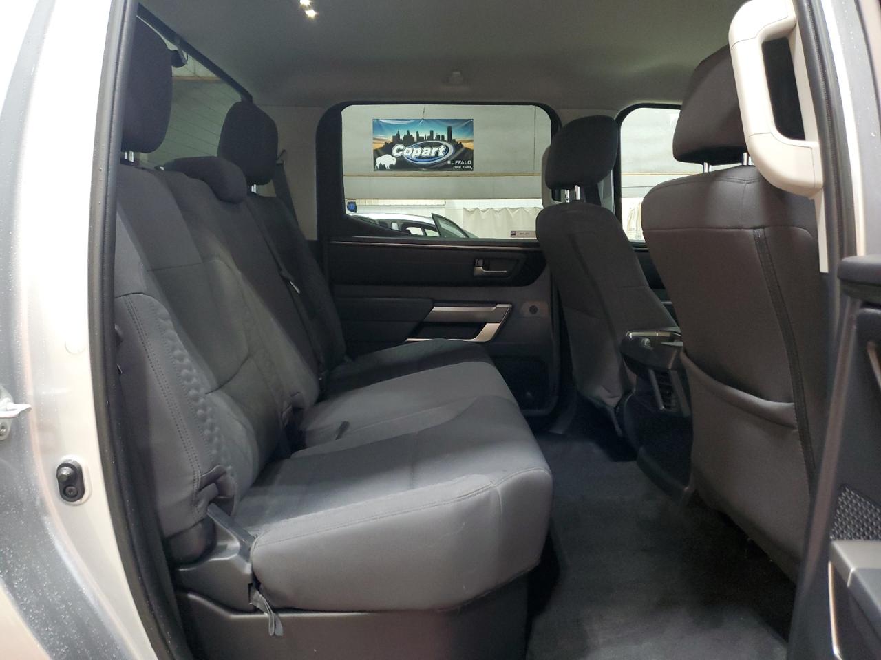 TOYOTA TUNDRA CREWMAX SR