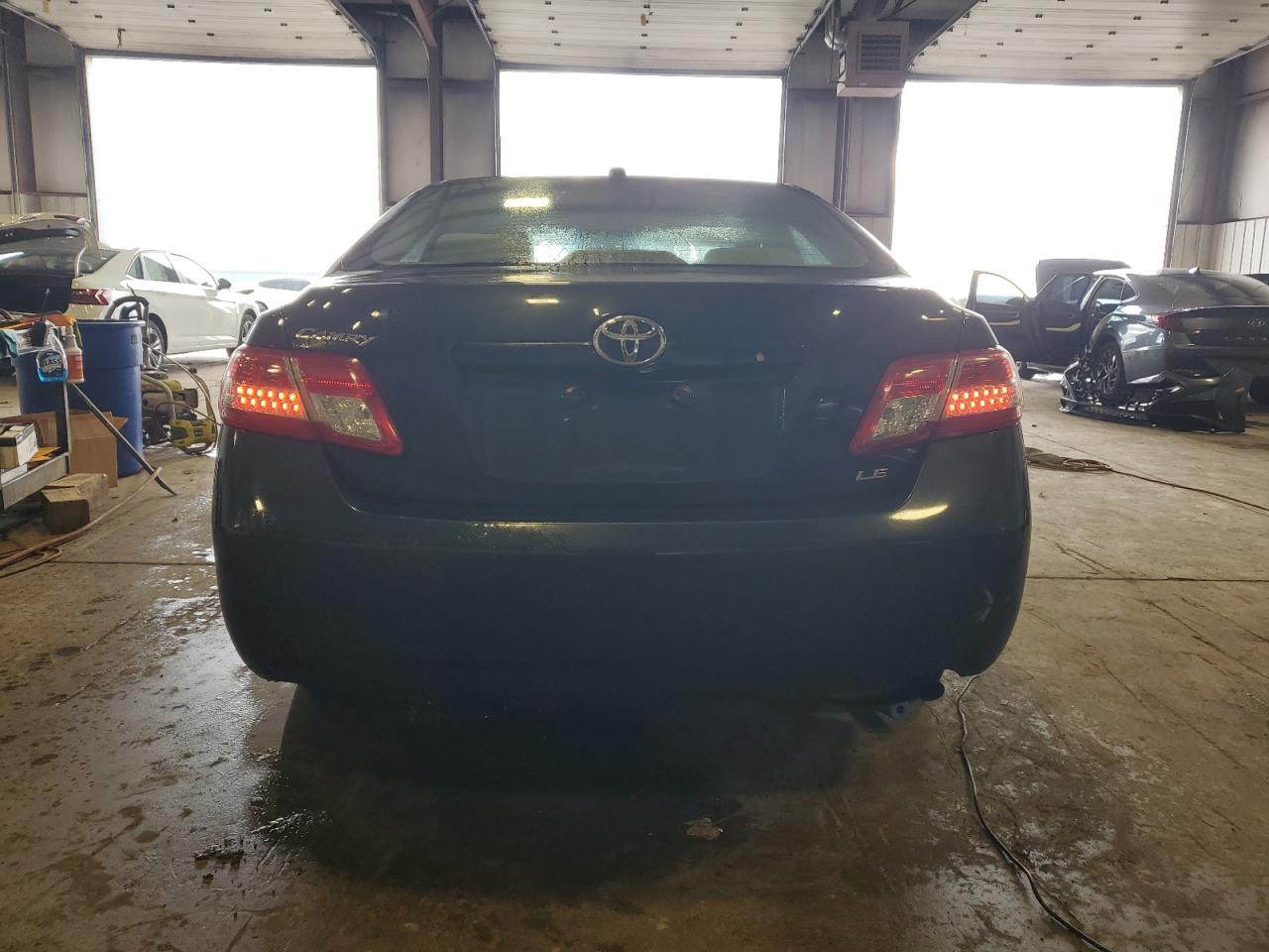 TOYOTA CAMRY BASE