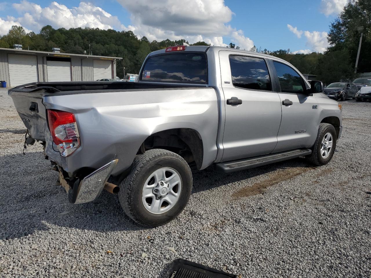 TOYOTA TUNDRA CREWMAX SR5