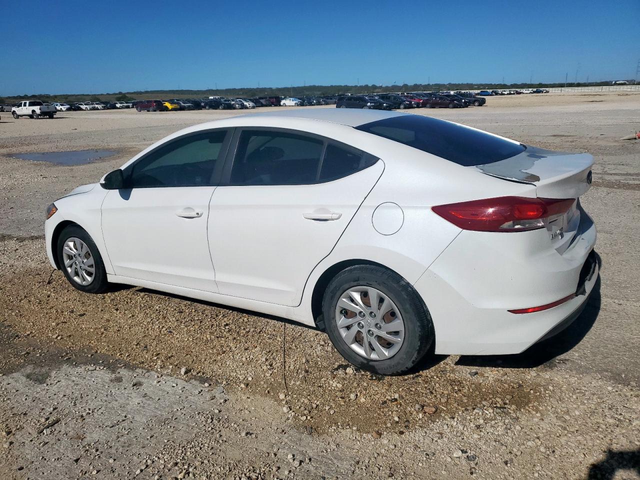 HYUNDAI ELANTRA SE