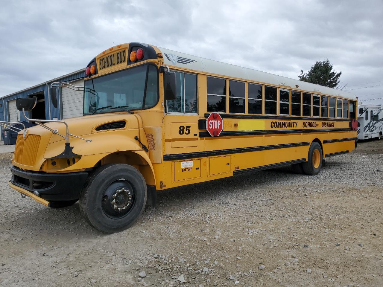 Lot #3271081116 2013 IC CORPORATION 3000 CE