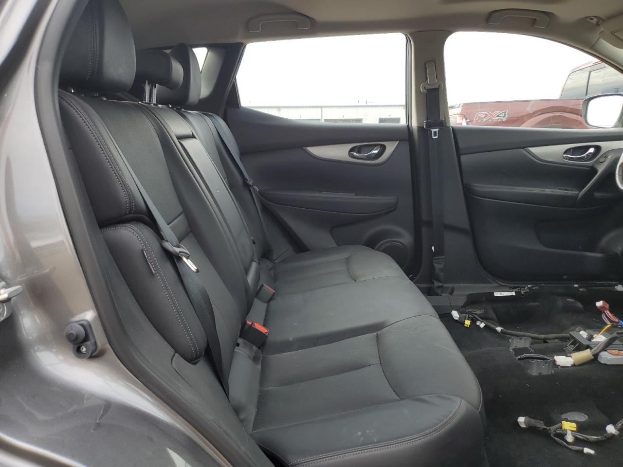 NISSAN ROGUE SPORT S