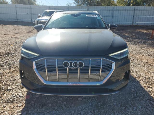 2019 AUDI E-TRON PRE WA1VAAGE8KB010044