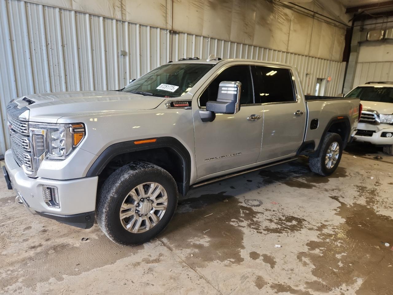 GMC SIERRA K2500 DENALI