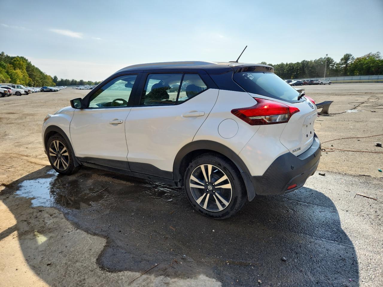 NISSAN KICKS SV