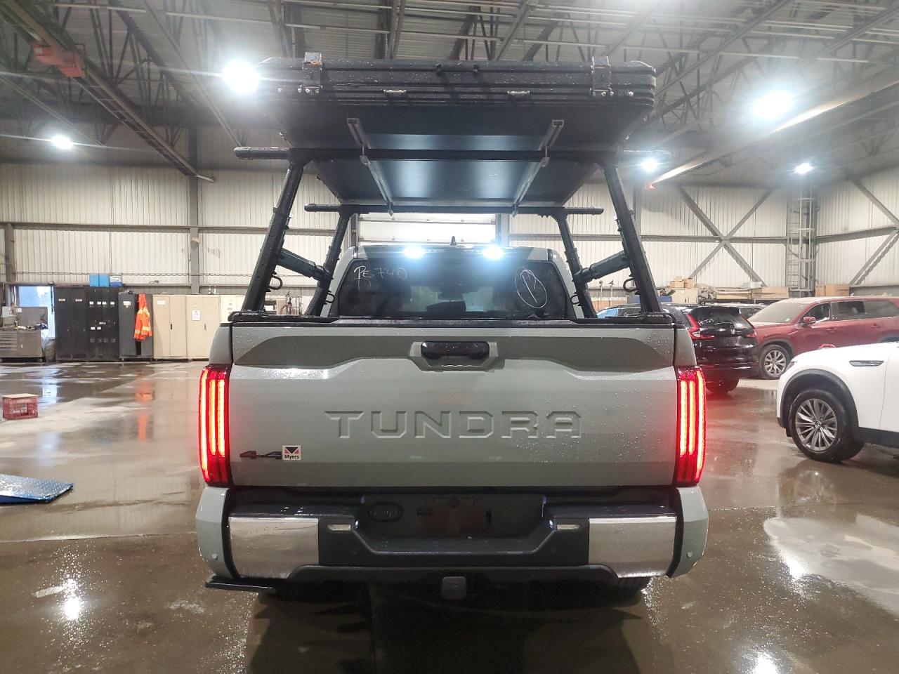 TOYOTA TUNDRA CREWMAX SR