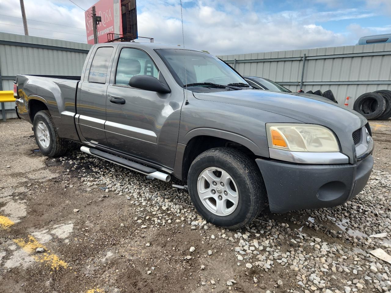 Lot #3282856718 2006 MITSUBISHI RAIDER LS