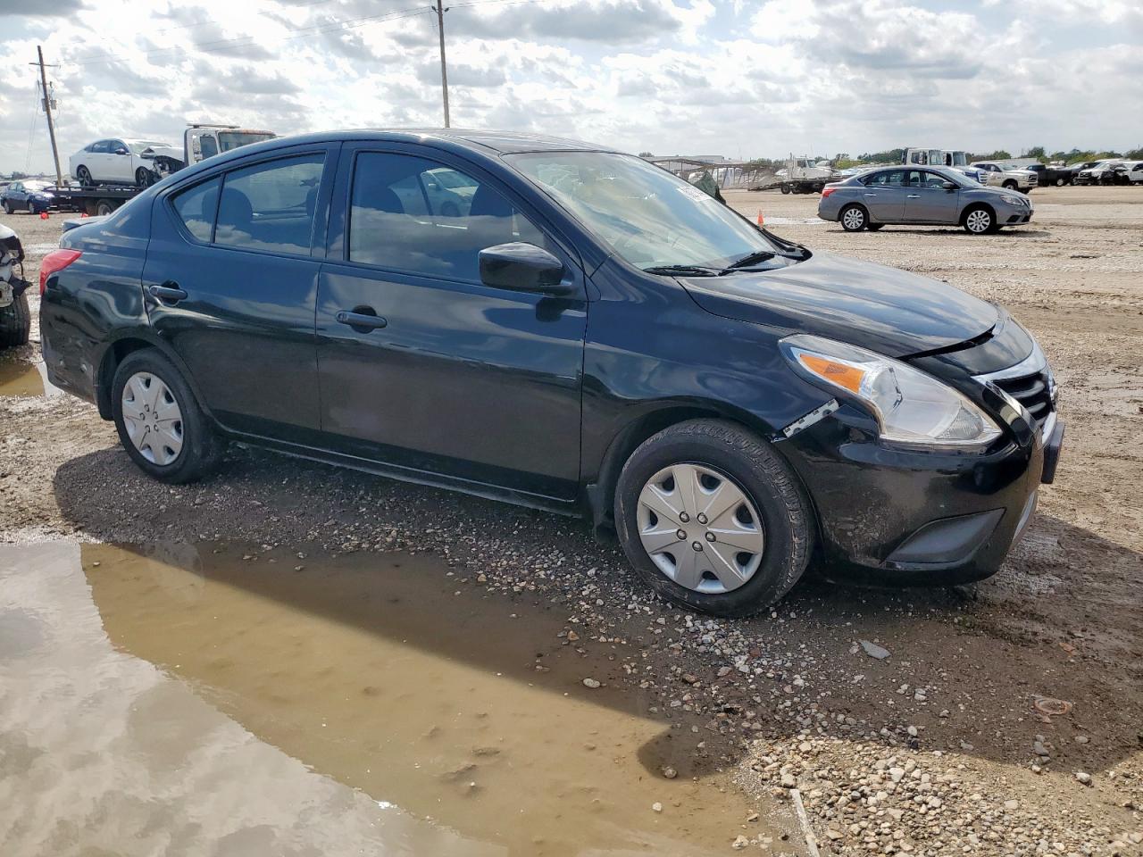 NISSAN VERSA S