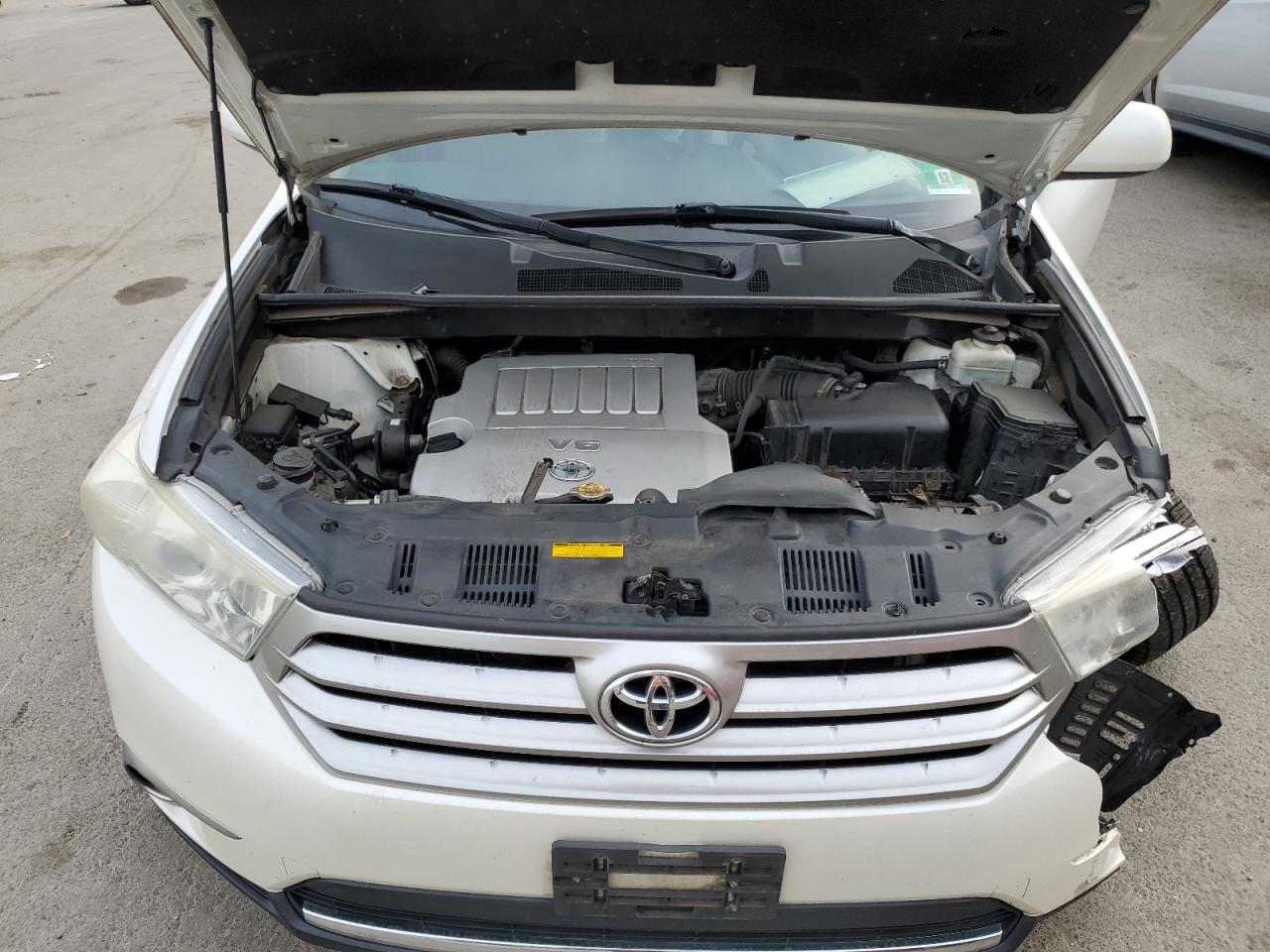 TOYOTA HIGHLANDER BASE