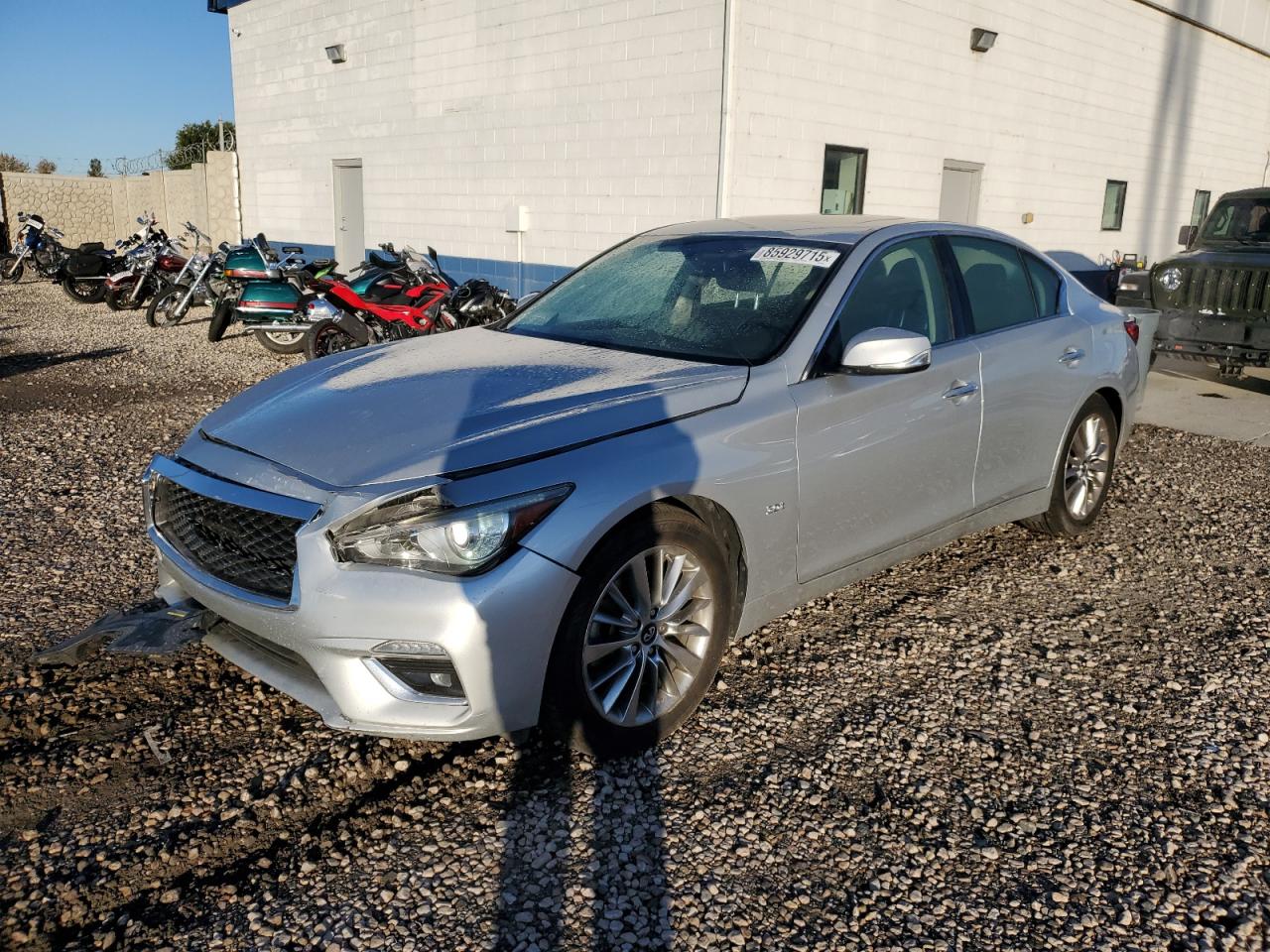 INFINITI Q50 LUXE