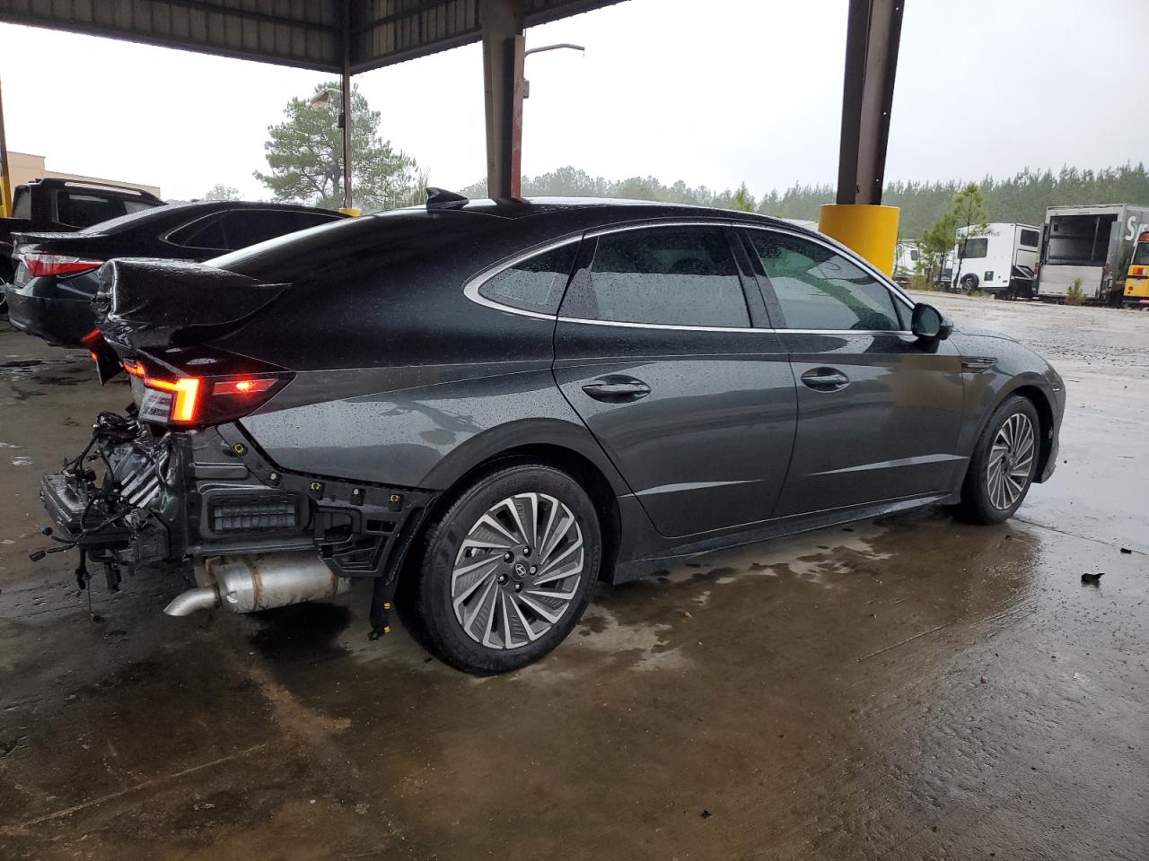 HYUNDAI SONATA HYBRID