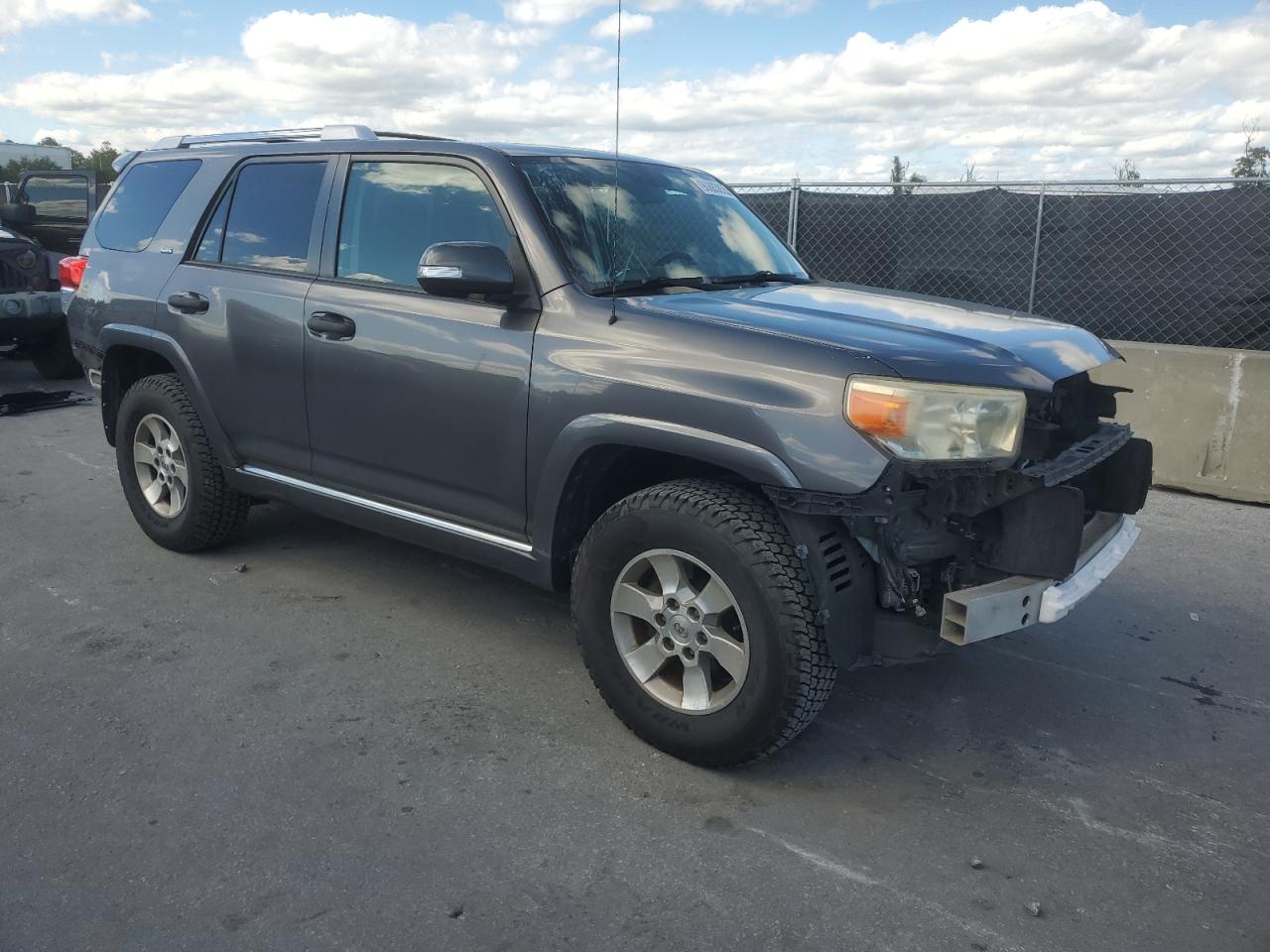 TOYOTA 4RUNNER SR5
