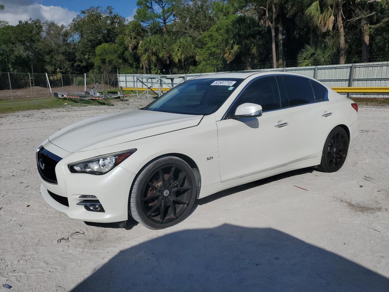 INFINITI Q50 PREMIUM