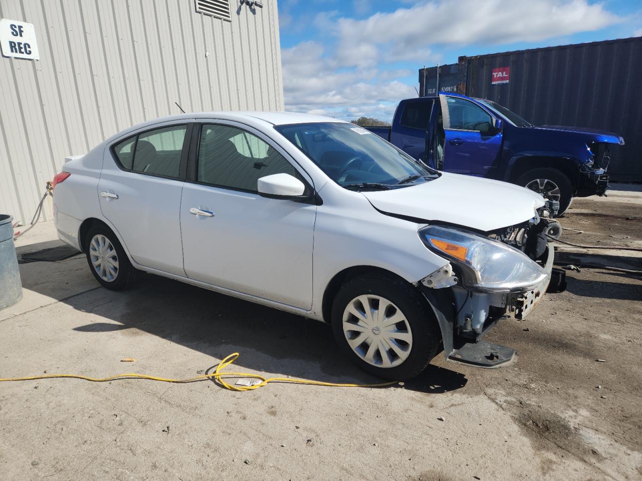 NISSAN VERSA S