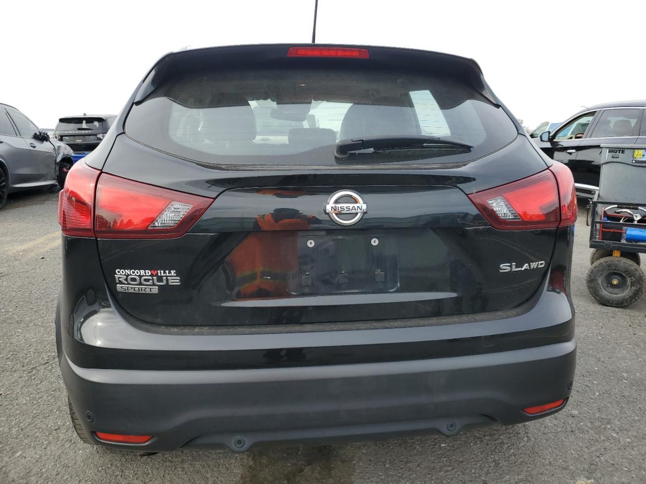 NISSAN ROGUE SPORT S
