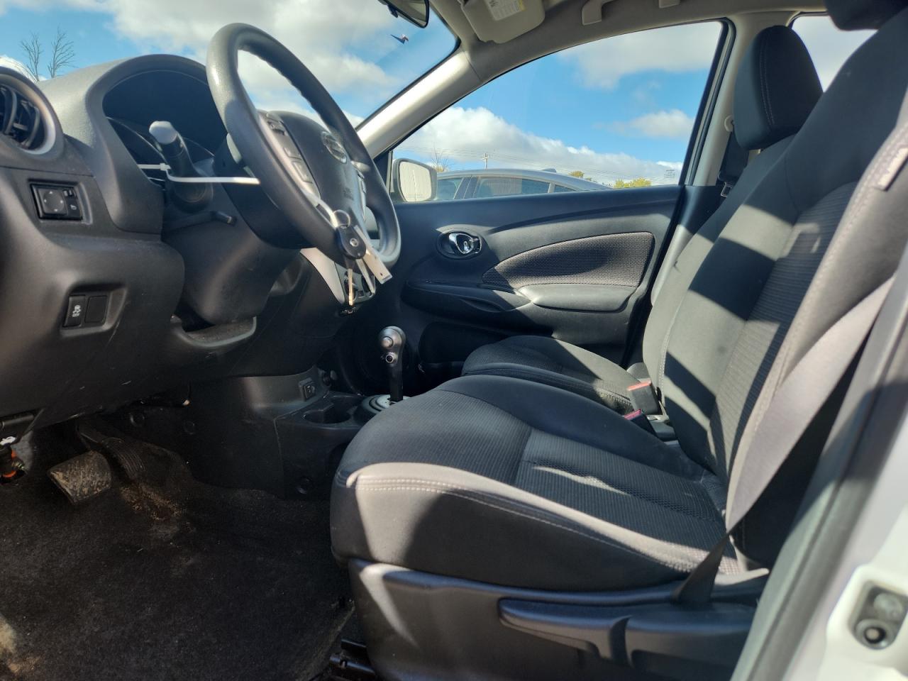NISSAN VERSA S