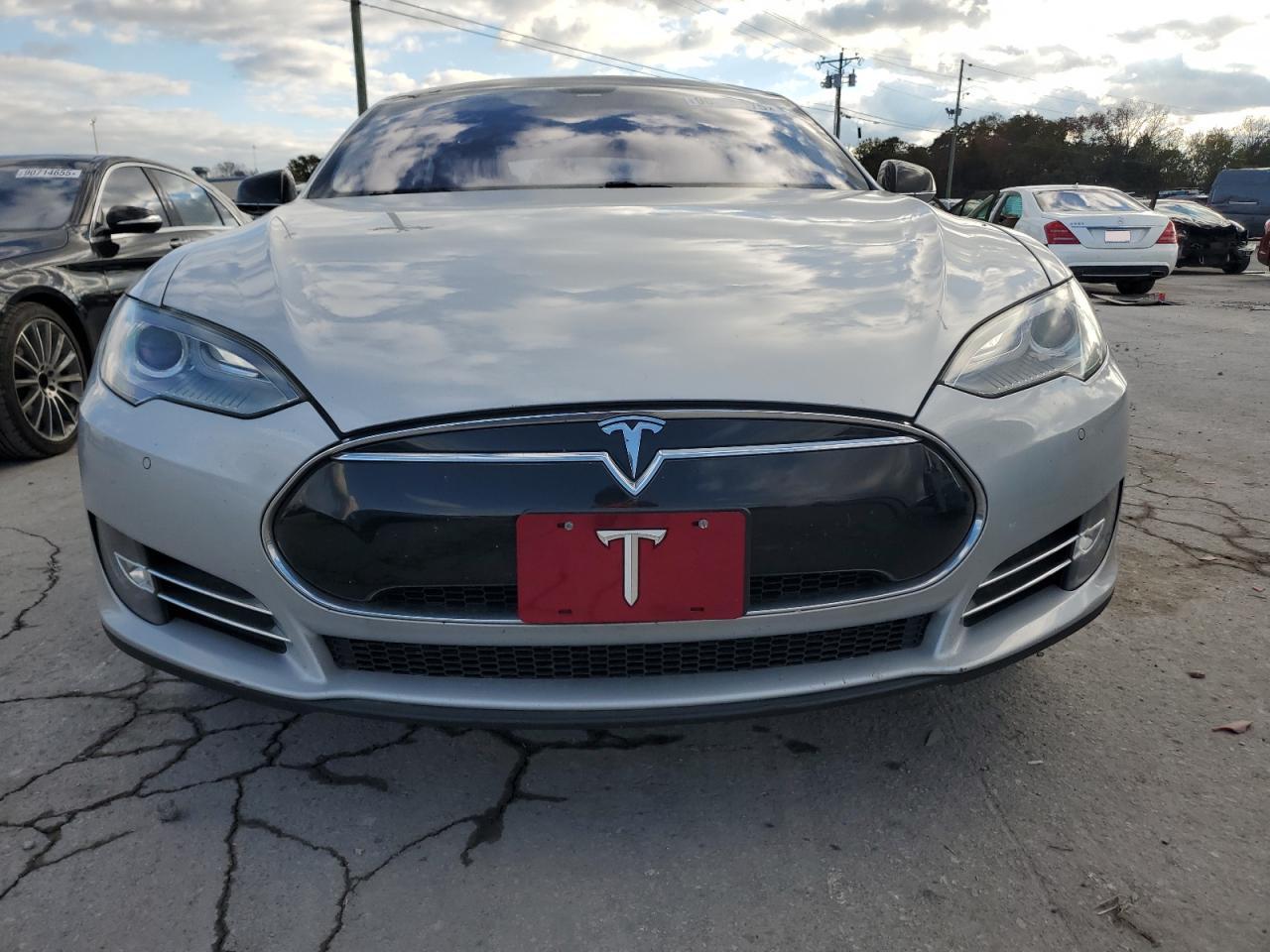 TESLA MODEL S