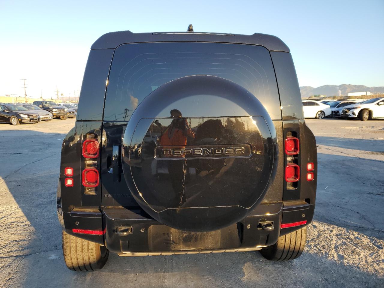 LAND ROVER DEFENDER 110 X-DYNAMIC SE