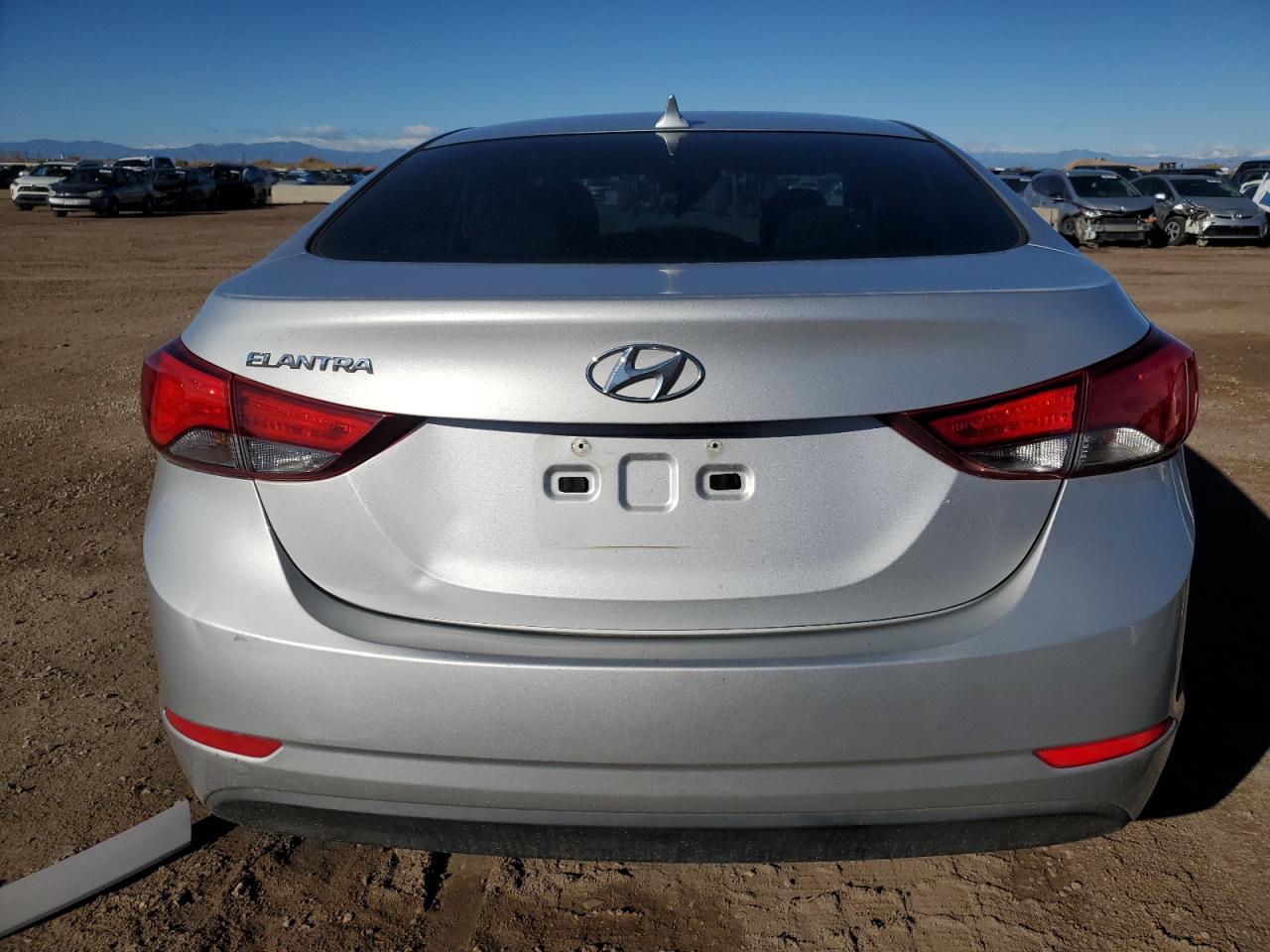 HYUNDAI ELANTRA SE