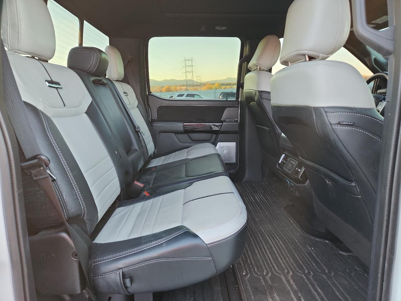 FORD F-150 LIGHTNING PRO