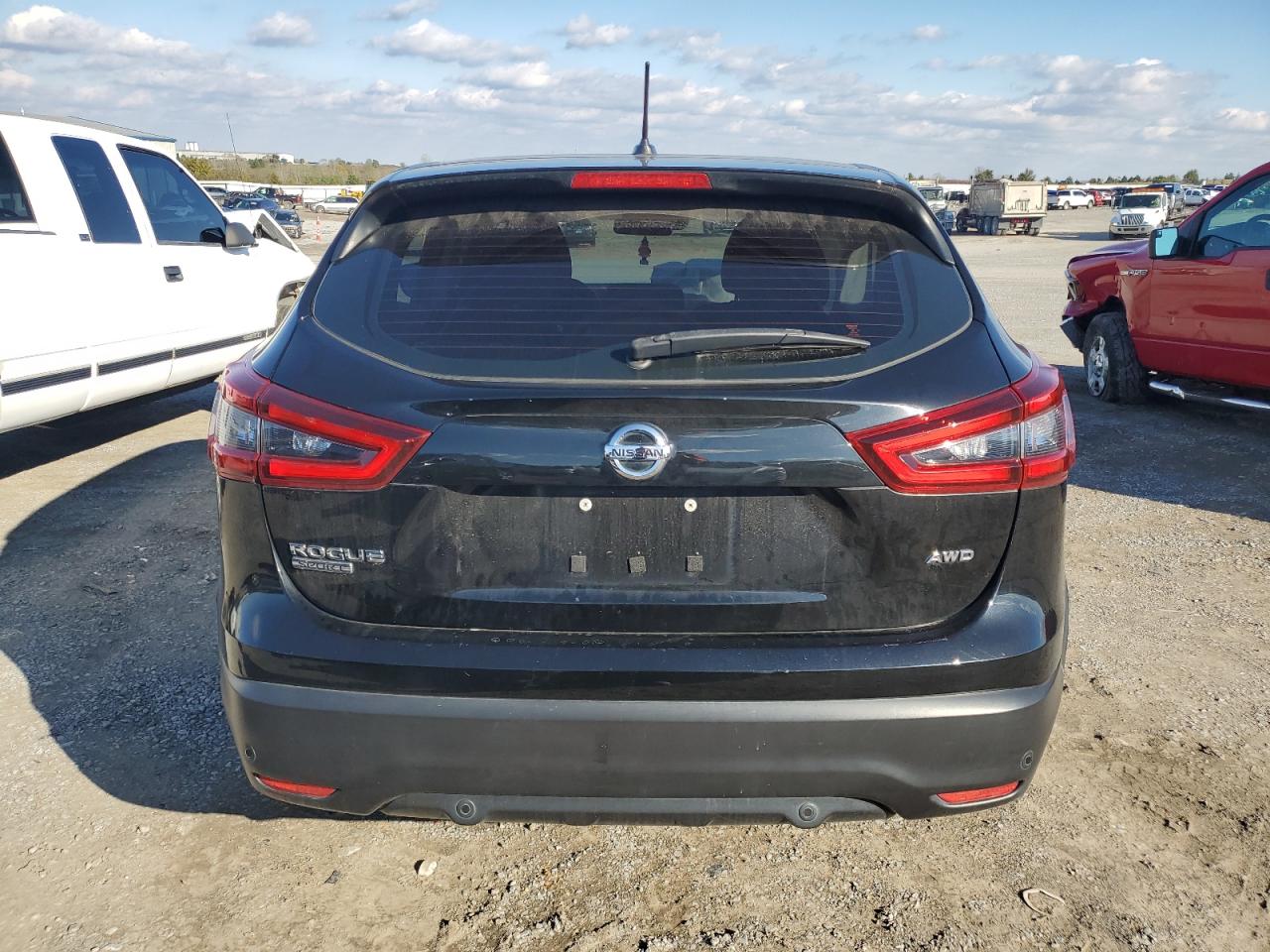 NISSAN ROGUE SPORT S