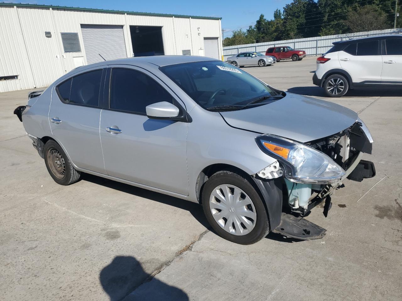 NISSAN VERSA S