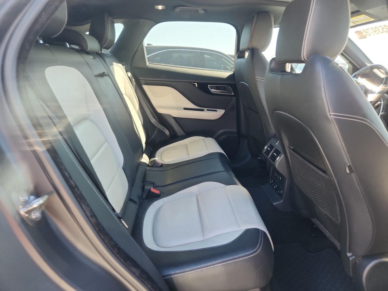 JAGUAR F-PACE R - SPORT