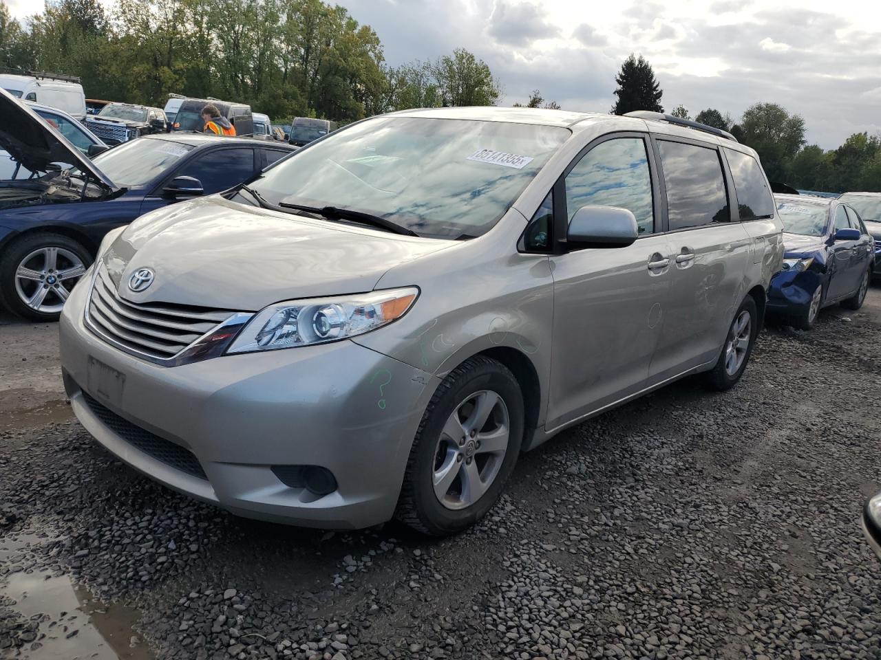 Lot #3284087606 2015 TOYOTA SIENNA LE