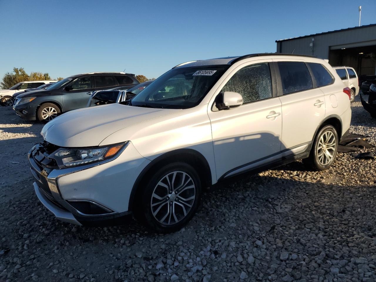 MITSUBISHI OUTLANDER SE