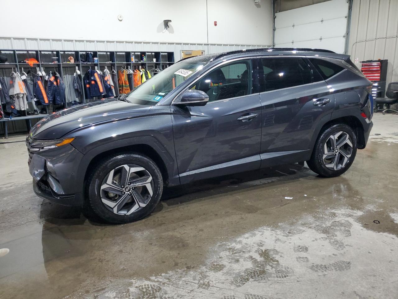  Salvage Hyundai TUCSON