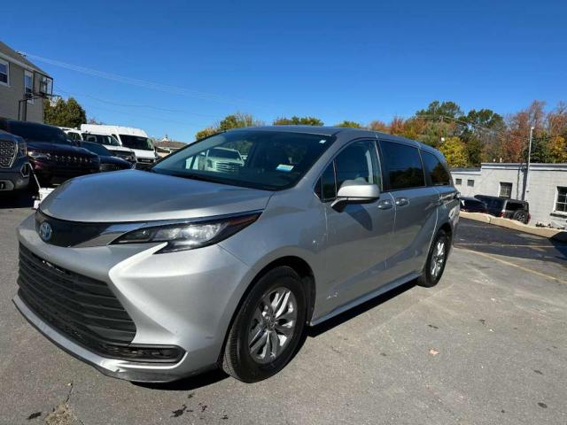TOYOTA SIENNA LE