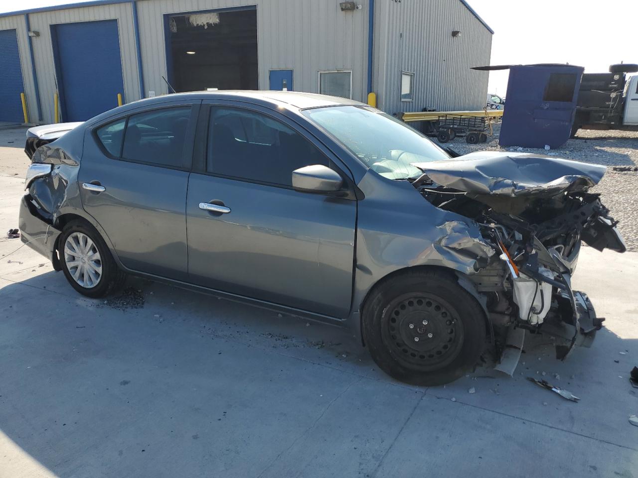 Lot #3305681728 2016 NISSAN VERSA S