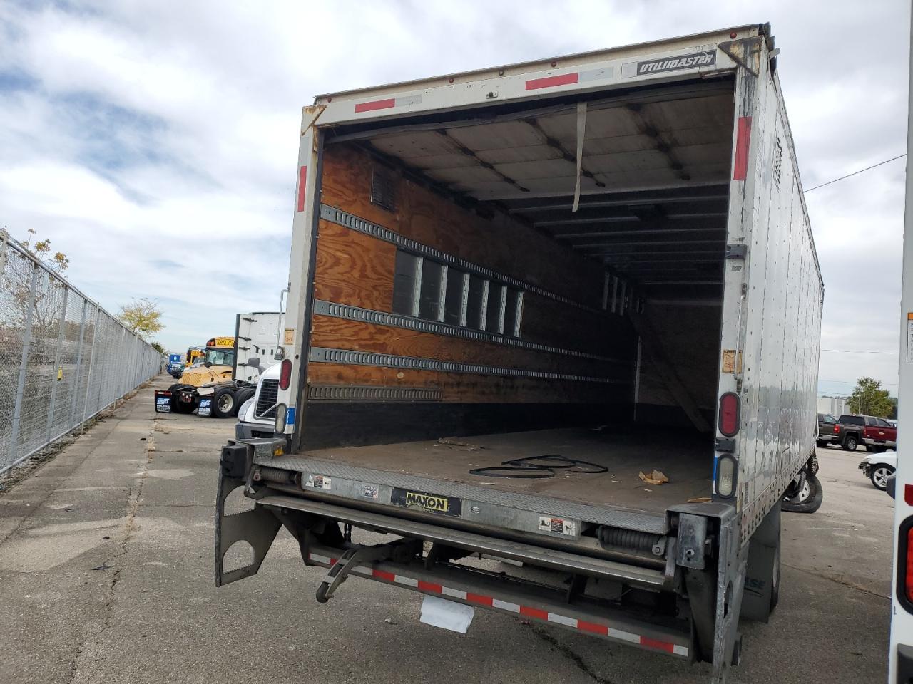 Lot #3301984413 2012 FREIGHTLINER M2 106 MED