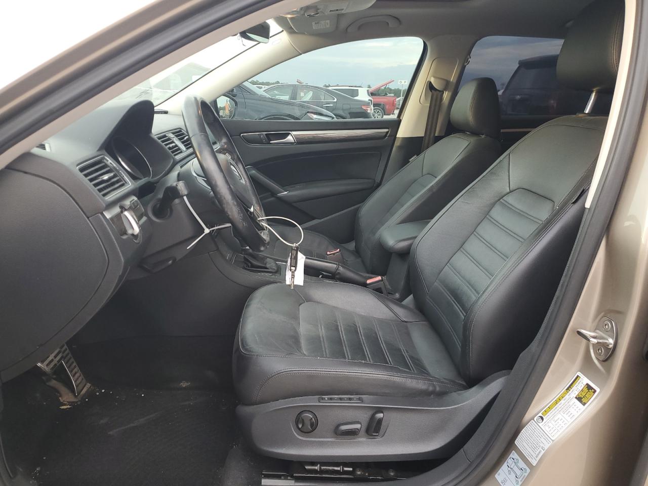 VOLKSWAGEN PASSAT SEL