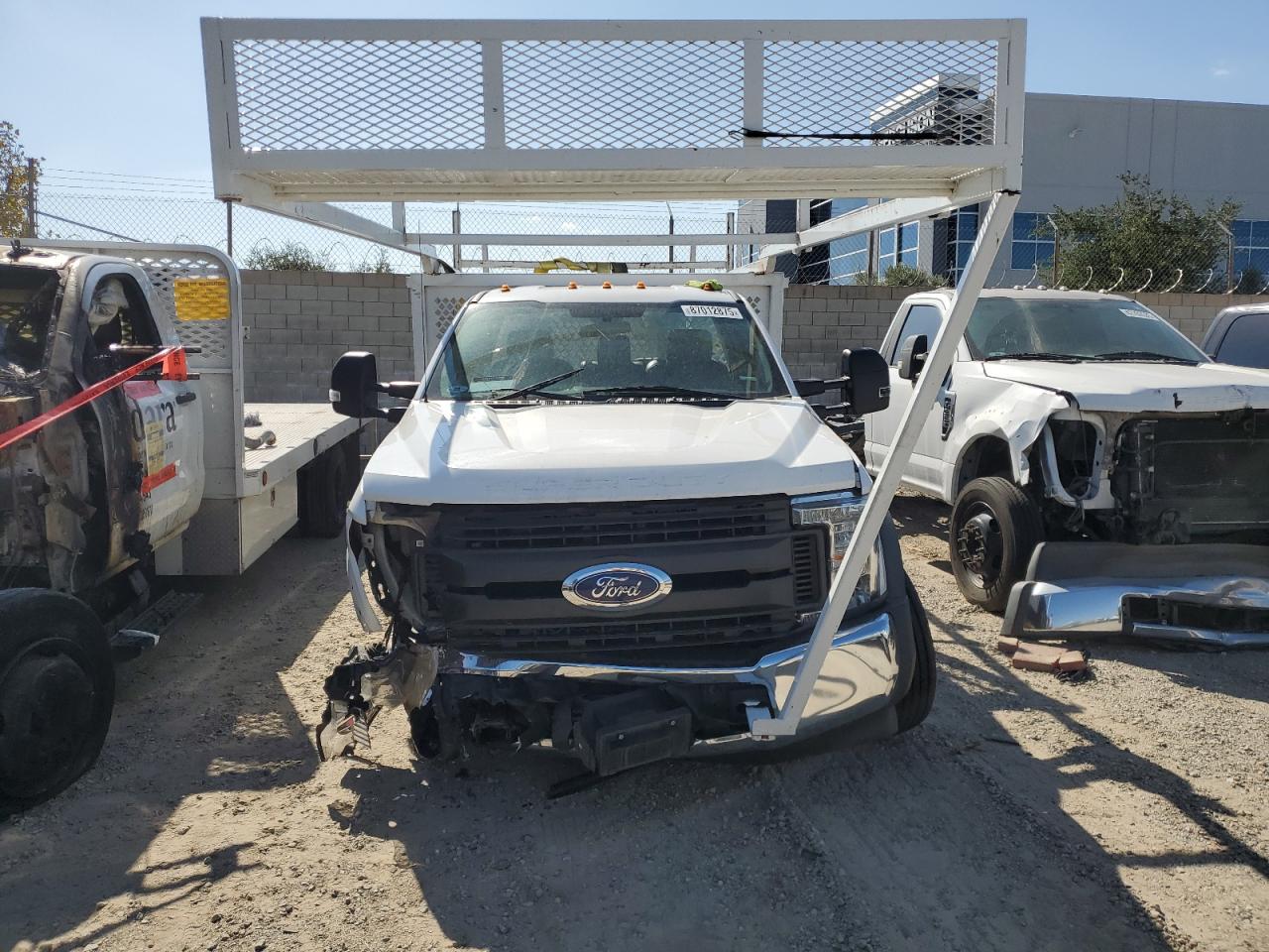 FORD F-550 SUPER DUTY