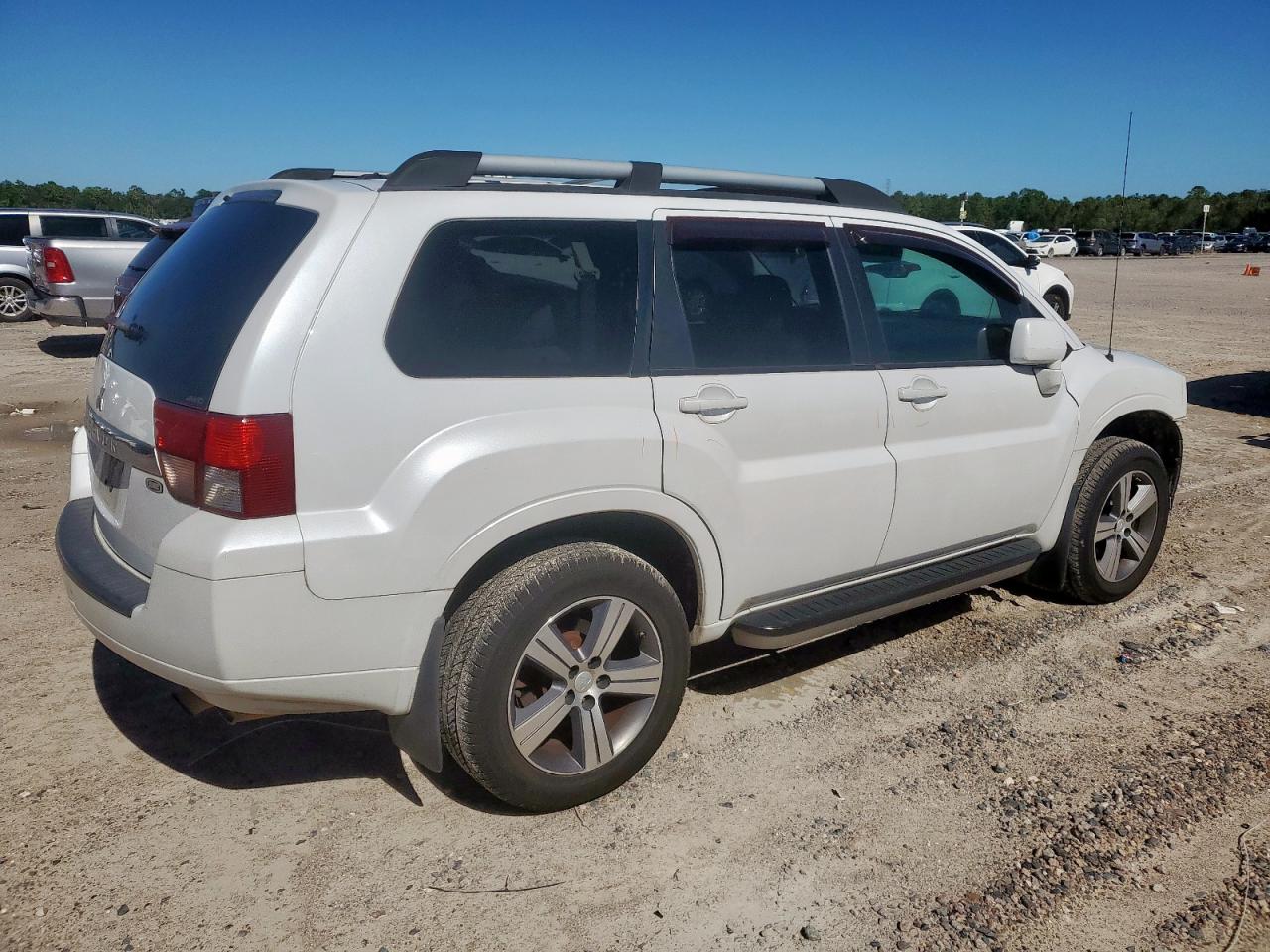 MITSUBISHI ENDEAVOR SE