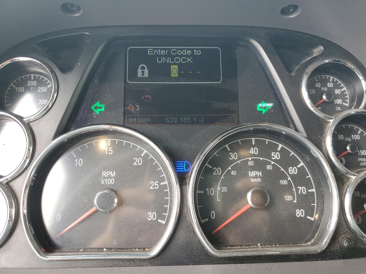 Lot #3290249225 2017 PETERBILT 579