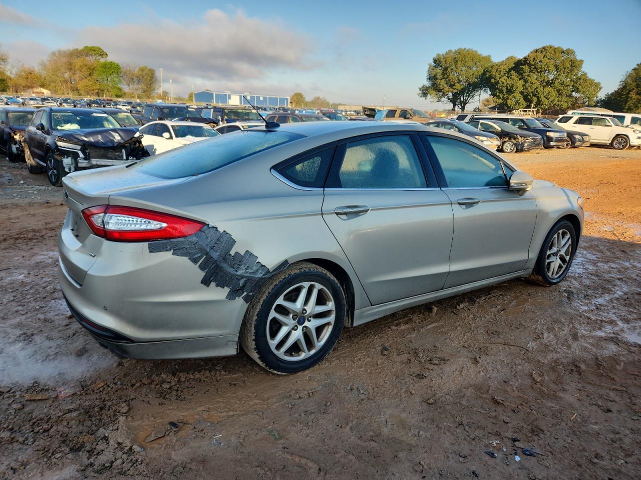 FORD FUSION SE