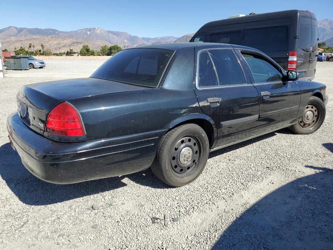 FORD CROWN VICTORIA POLICE INTERCEPTOR