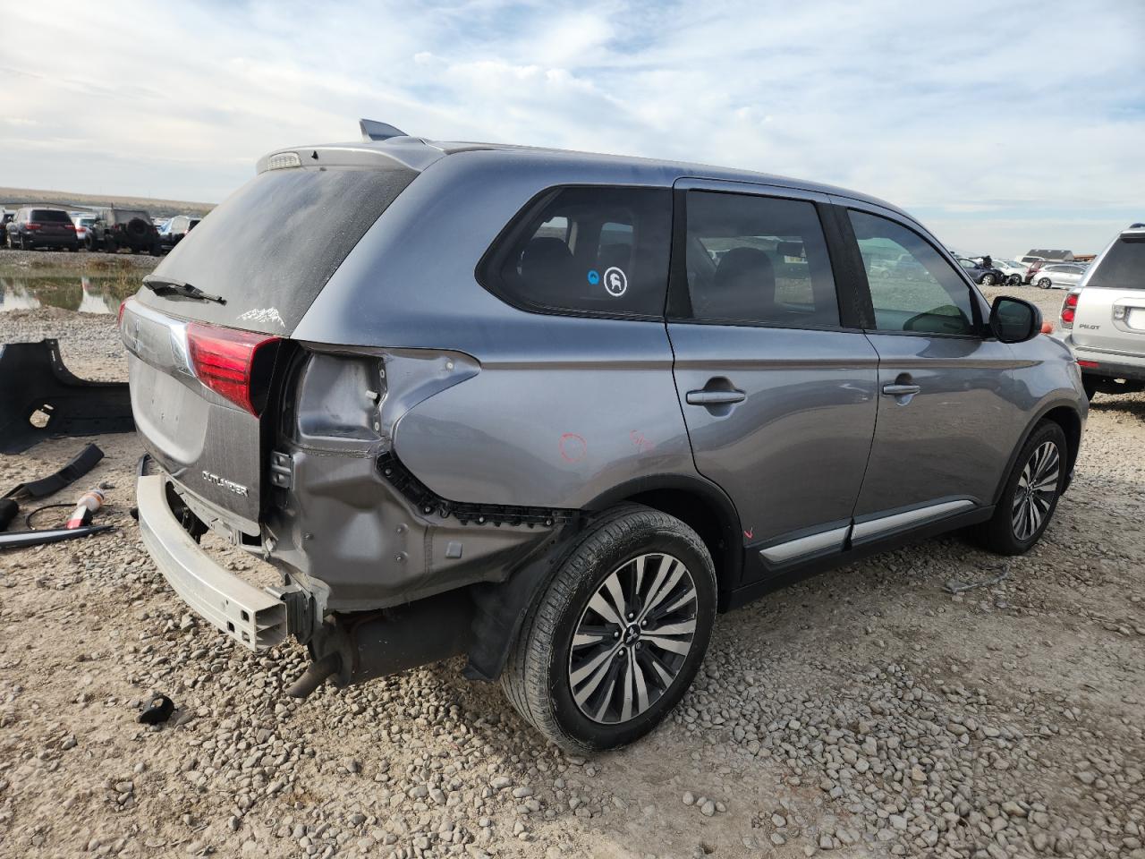 MITSUBISHI OUTLANDER ES