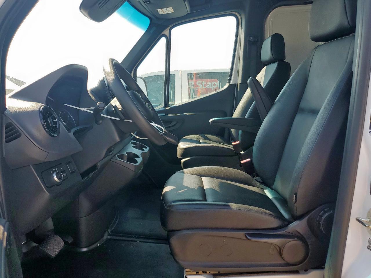 MERCEDES-BENZ SPRINTER 2500