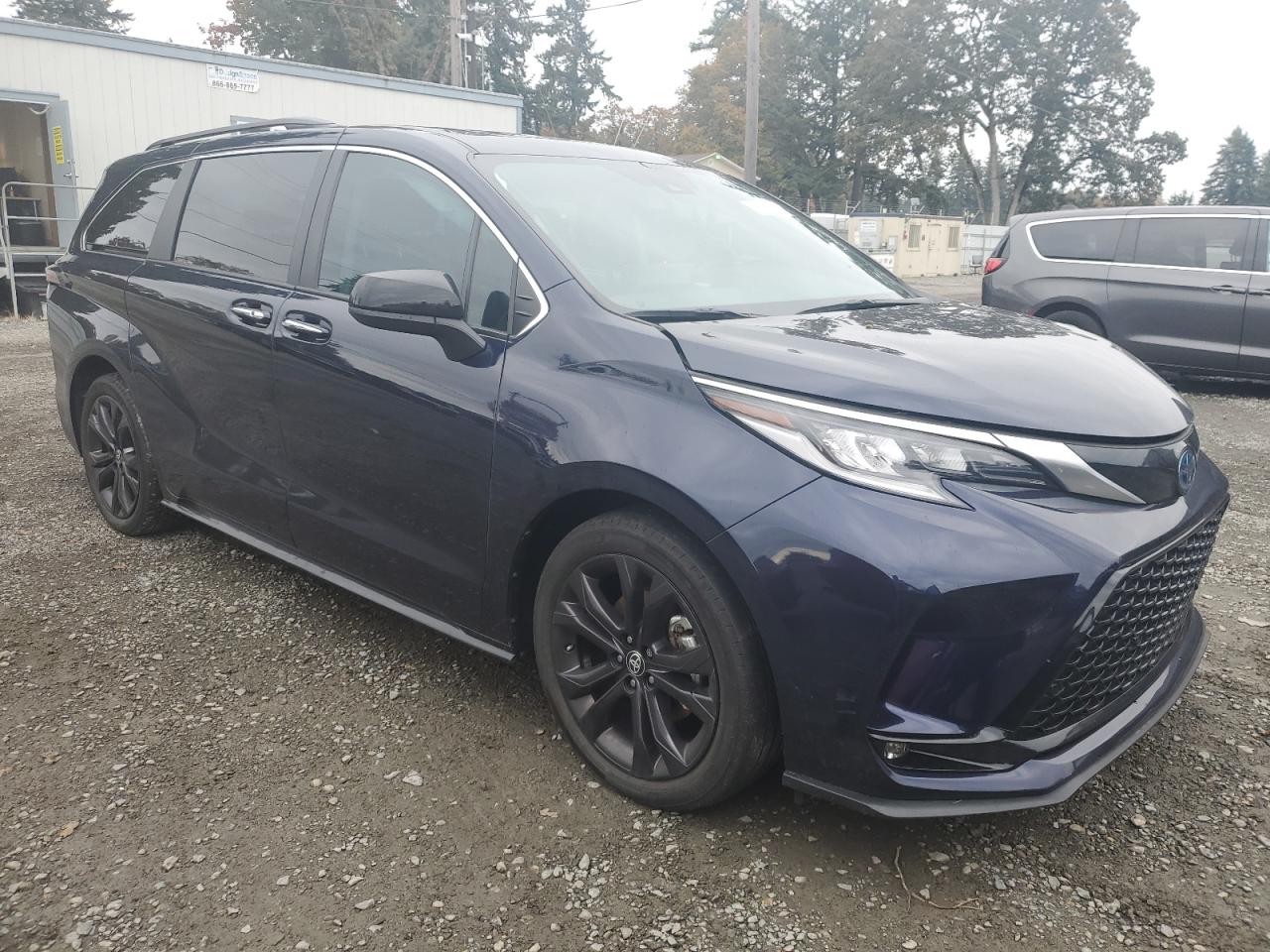 Lot #3318906912 2023 TOYOTA SIENNA XSE