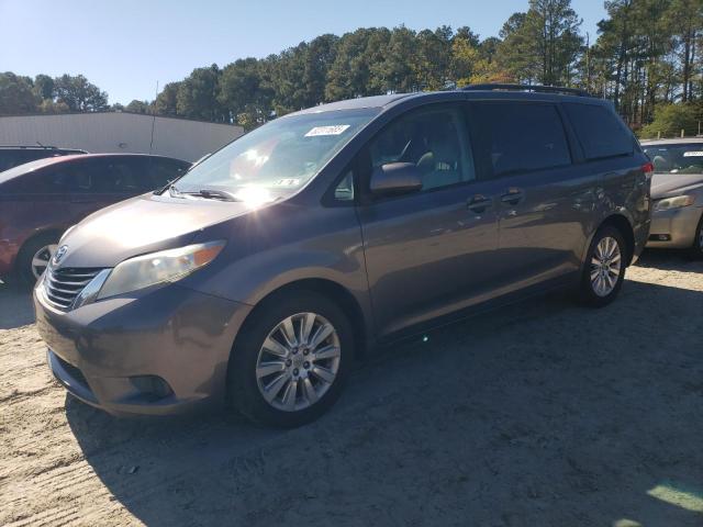 TOYOTA SIENNA LE