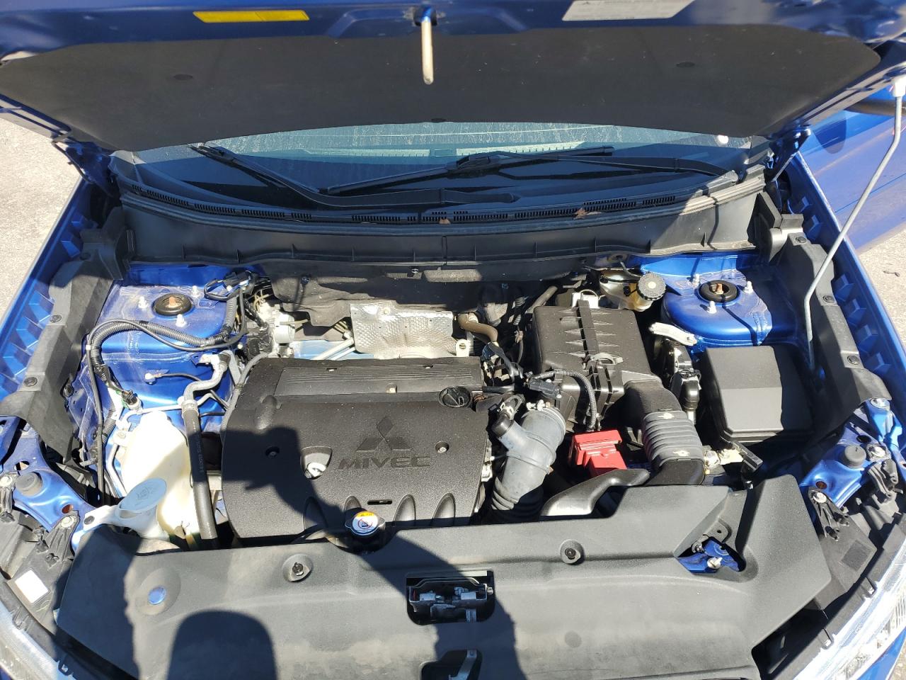 MITSUBISHI OUTLANDER SE