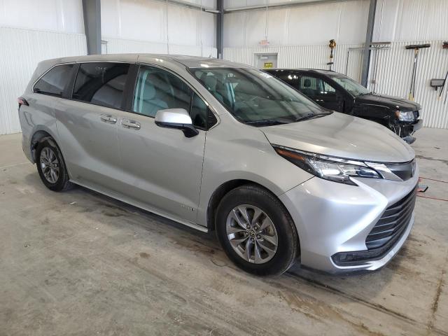 2021 TOYOTA SIENNA LE 5TDKRKEC5MS063482