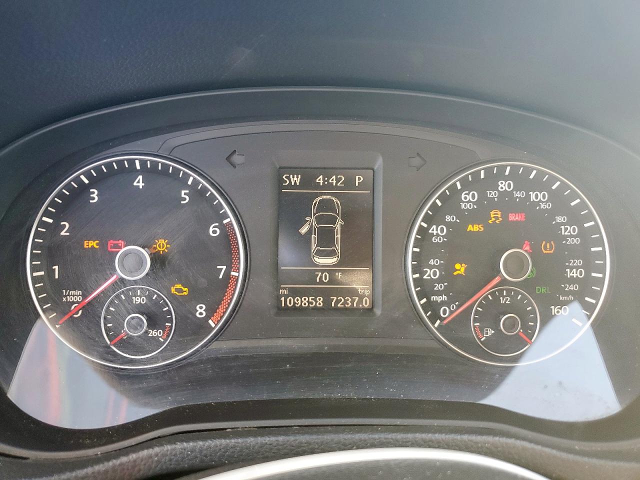 VOLKSWAGEN PASSAT SE