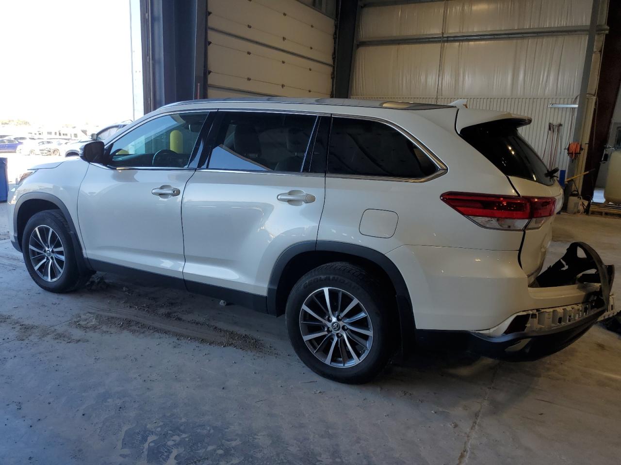 TOYOTA HIGHLANDER SE