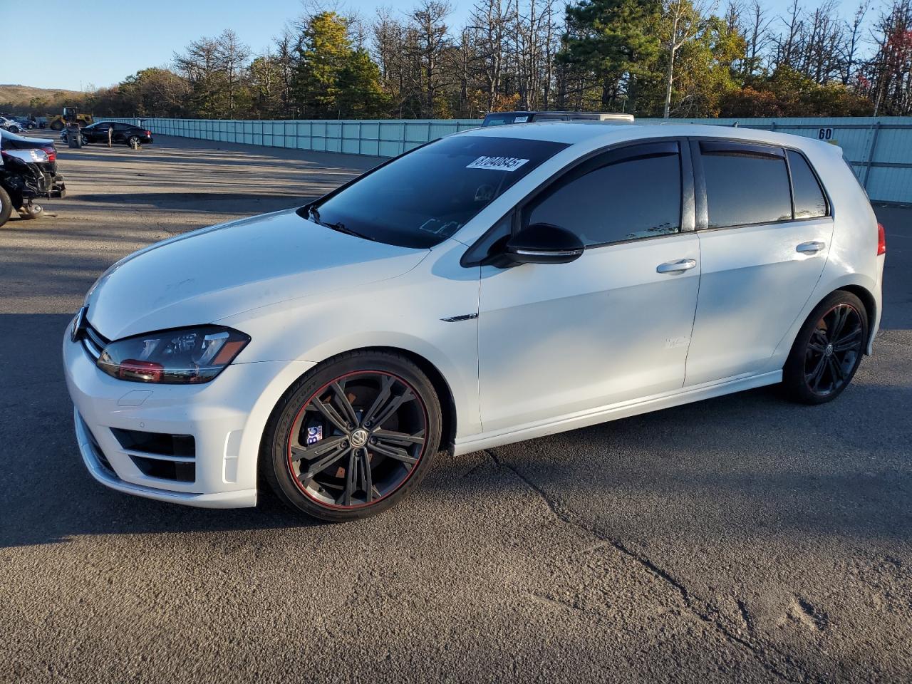VOLKSWAGEN GOLF R