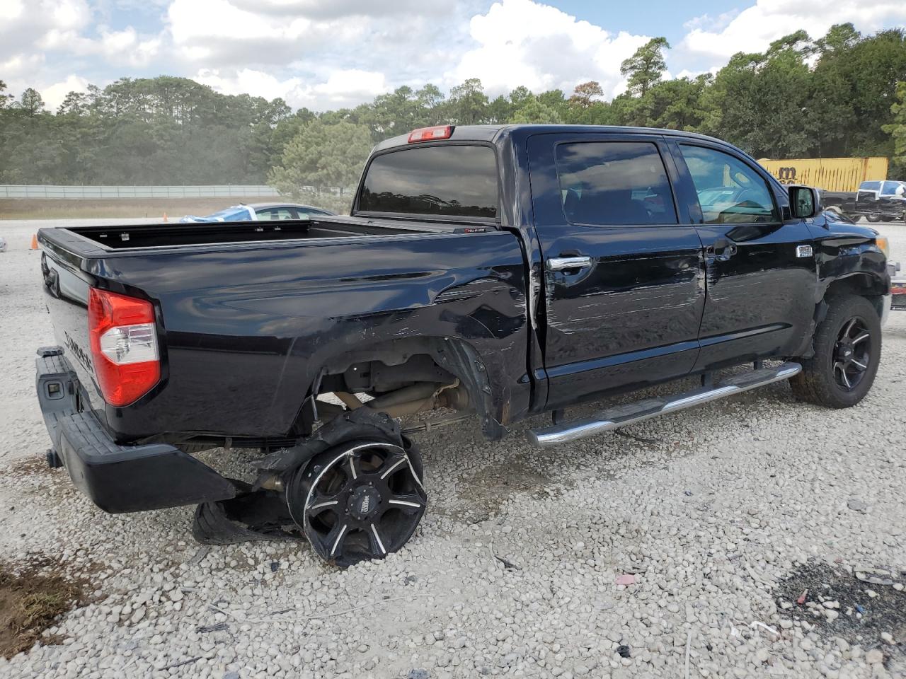 TOYOTA TUNDRA CREWMAX PLATINUM